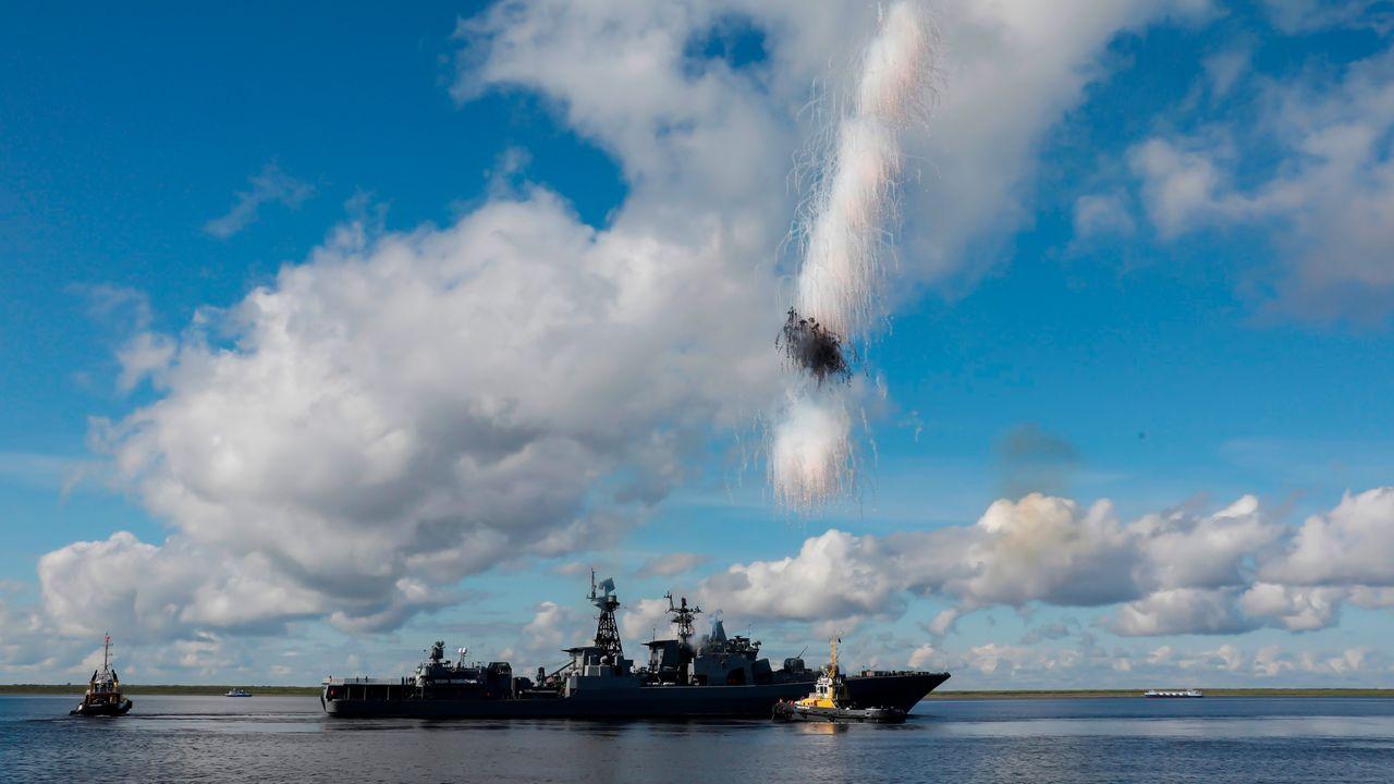 Боевые корабли Северного флота покинули Дудинку и продолжили арктический поход